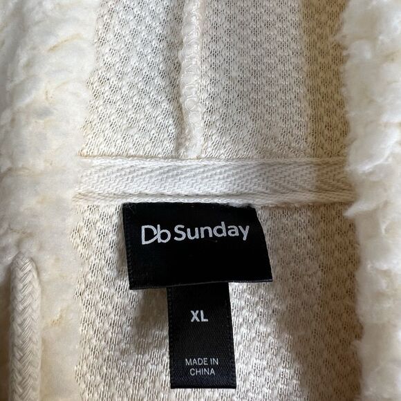Womens DB SUNDAY Cream Fluffy Hoodie Sweatshirt Sz. XL Teddy - Picture 2 of 5